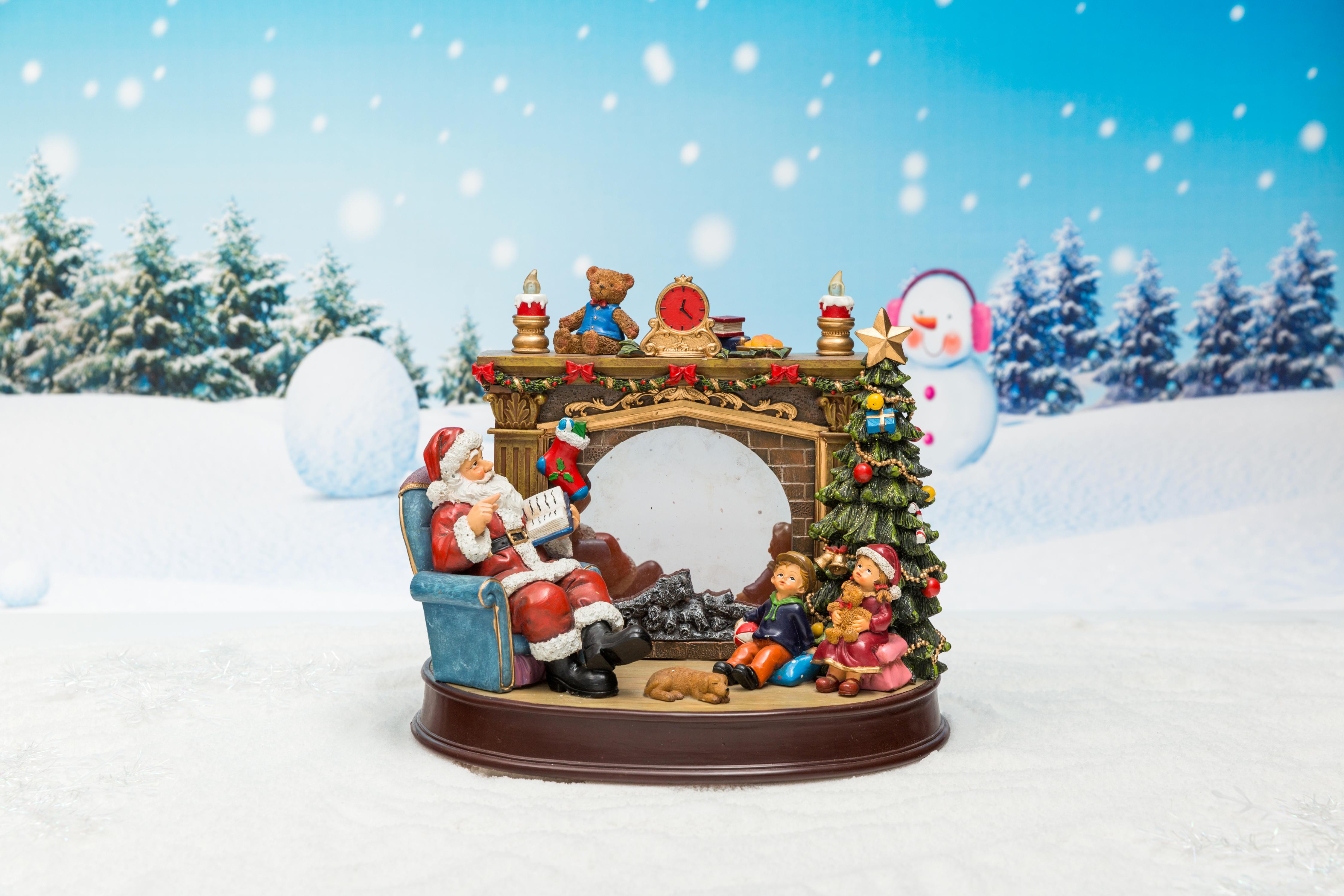 Christmas Decorations: Fireplace Christmas Decoration