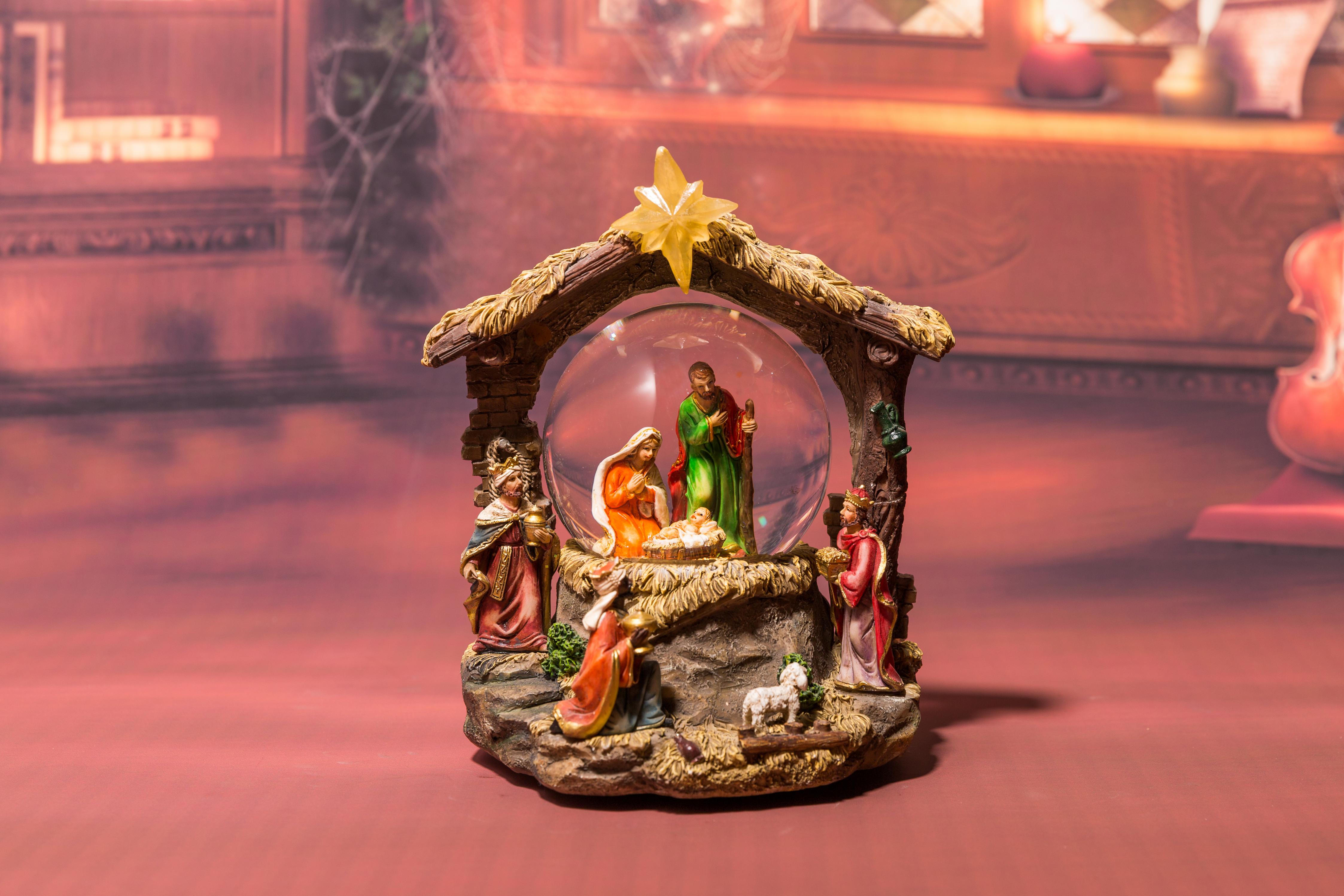 Nativity Snow Globe: Holy Mother&Saints, Nativity Base Waterball