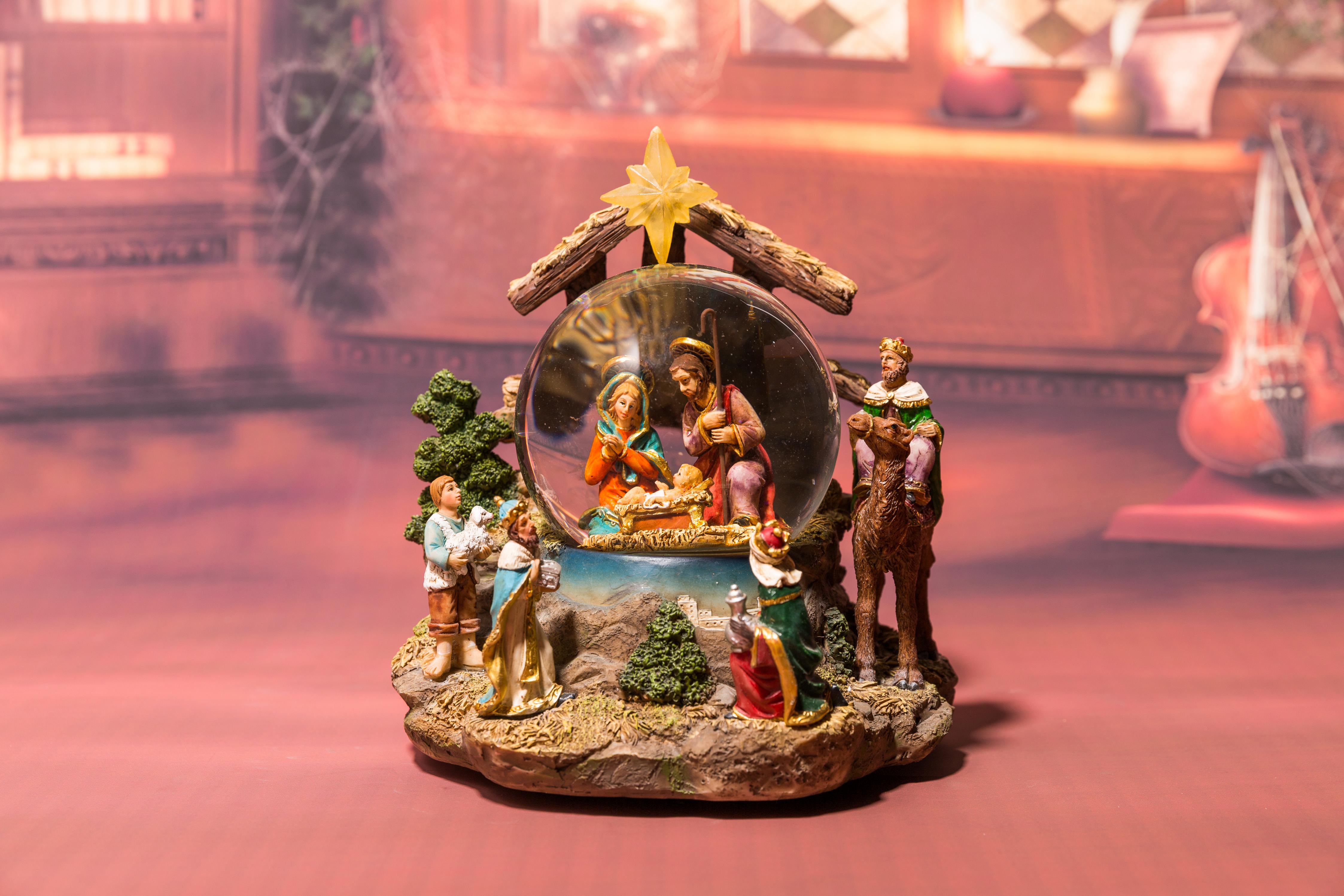 Nativity Snow Globe: Holy Mother&Saints, Nativity Base Waterball