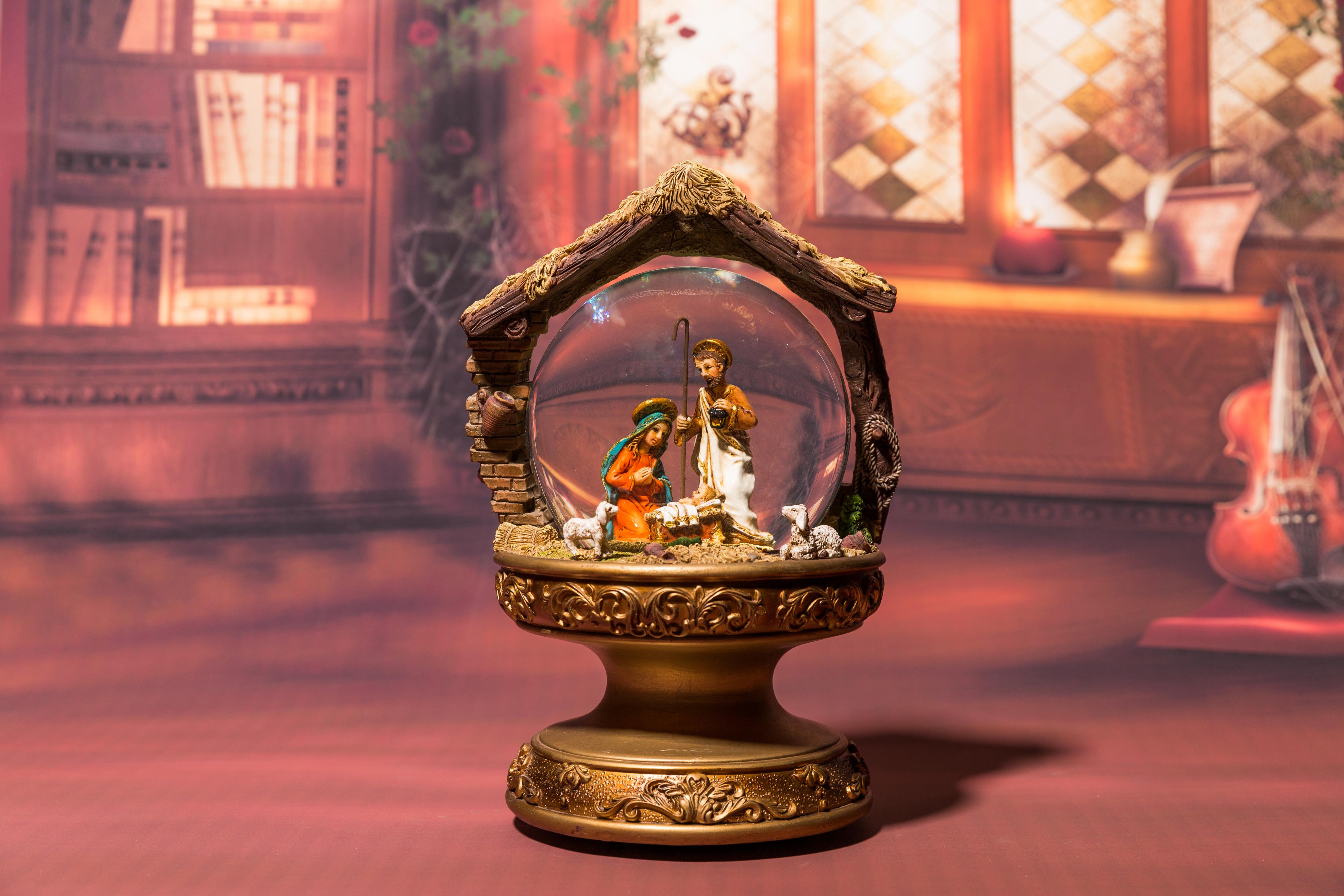 Nativity Snow Globe: Holy Mother&Saints, Nativity Base Waterball