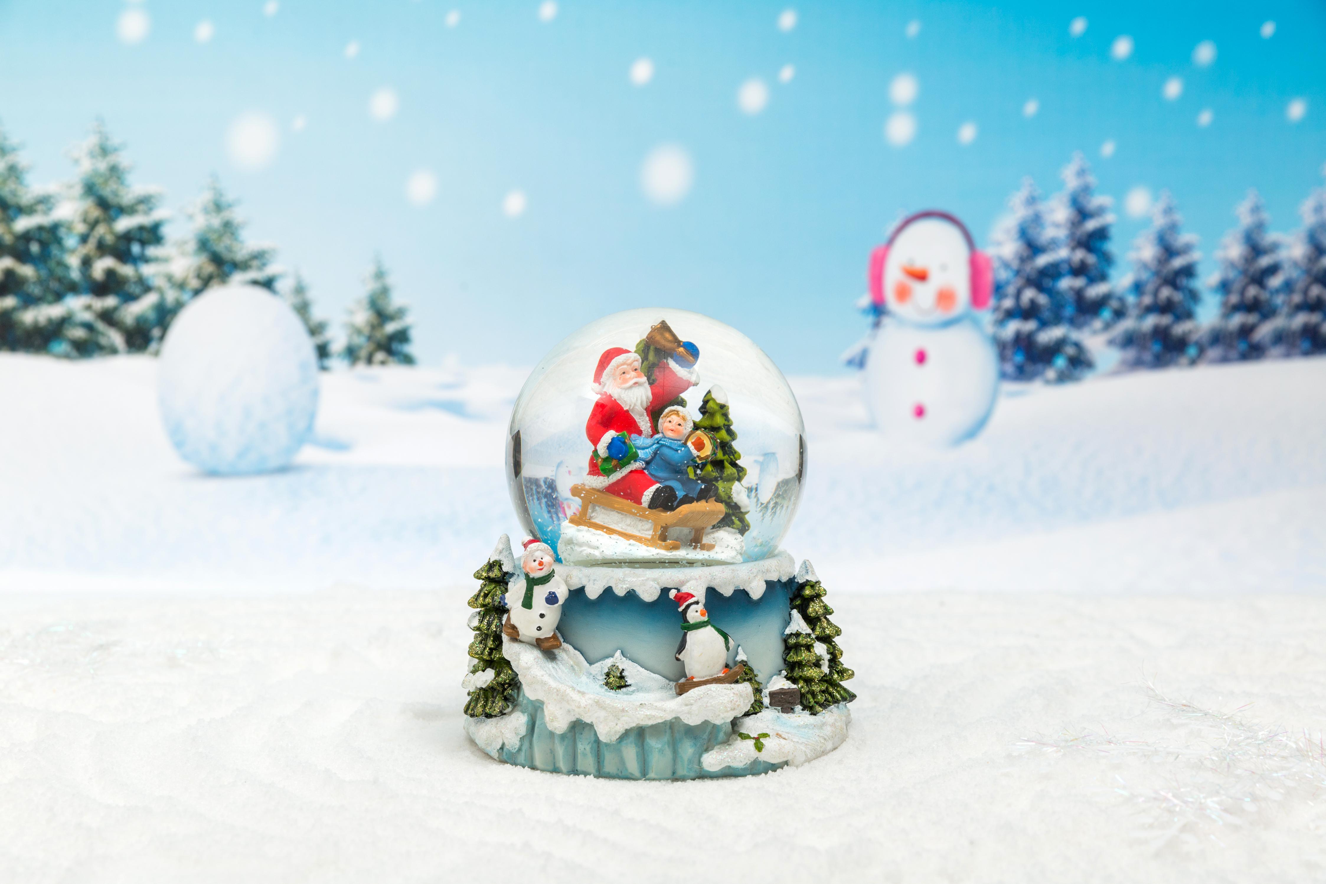 Christmas Snow Globe: 100mm Penguin Ski Base Waterball