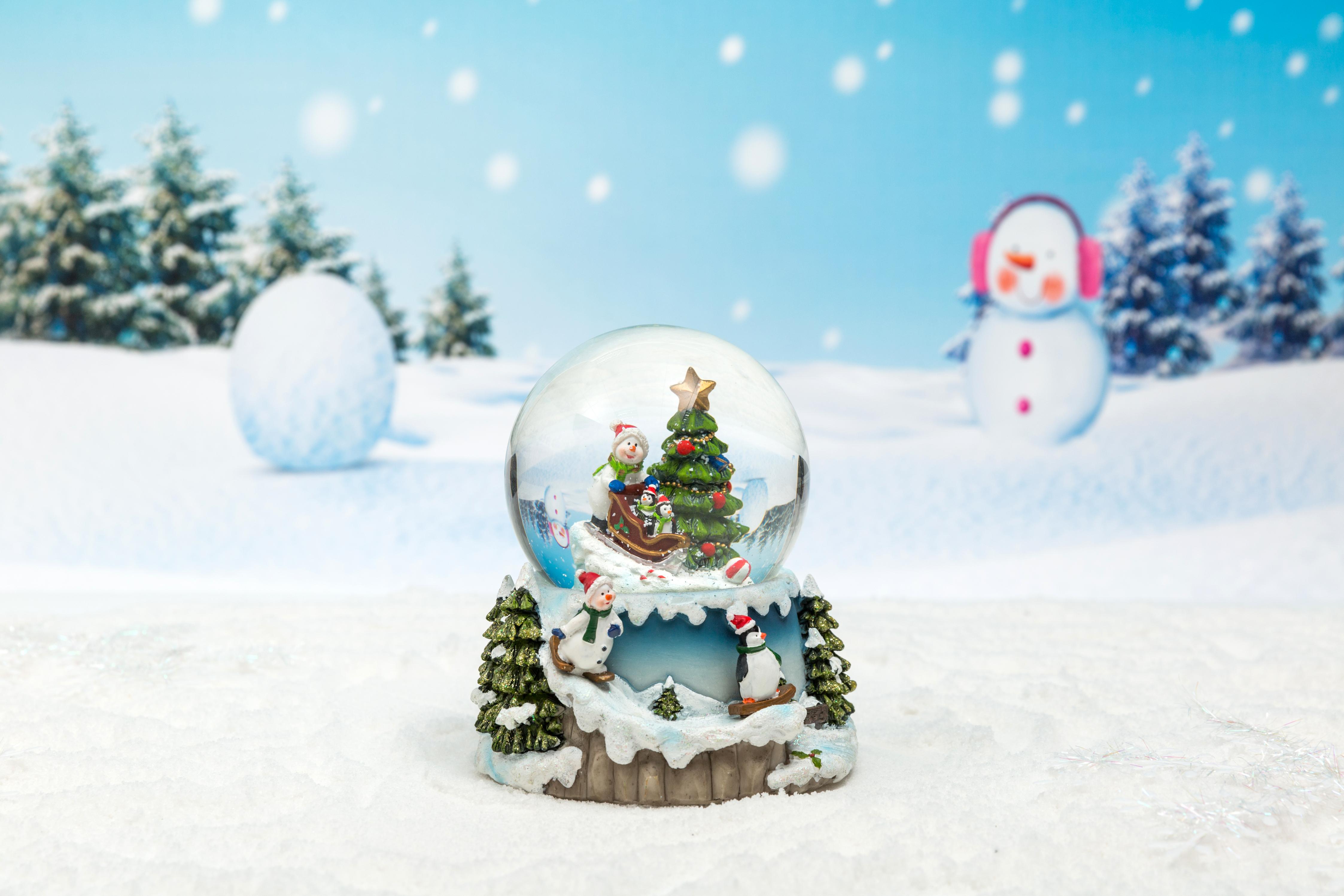 Christmas Snow Globe: 100mm Penguin Ski Base Waterball
