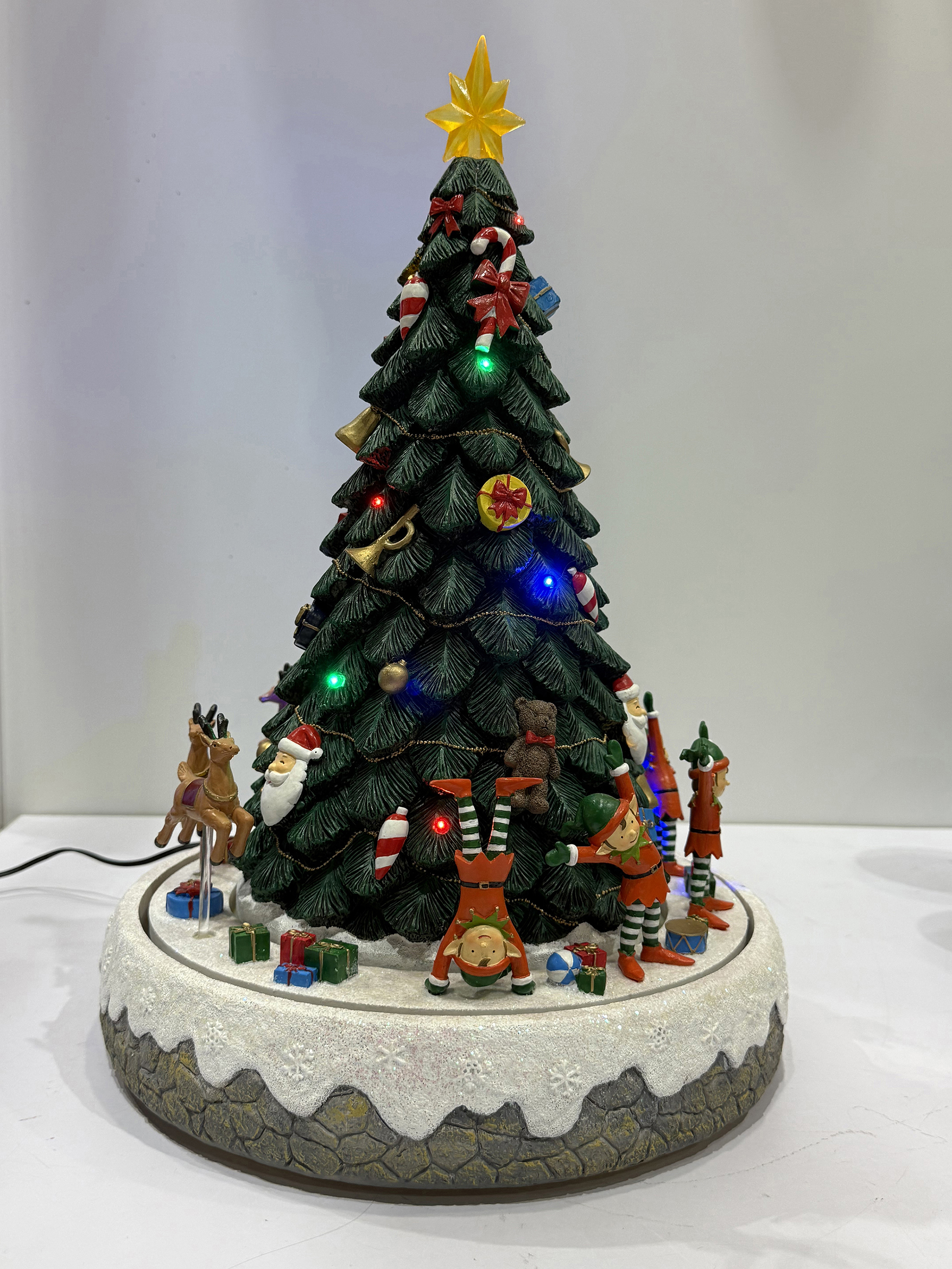 Christmas Decorations: Christmas Tree Main Shape Decoration