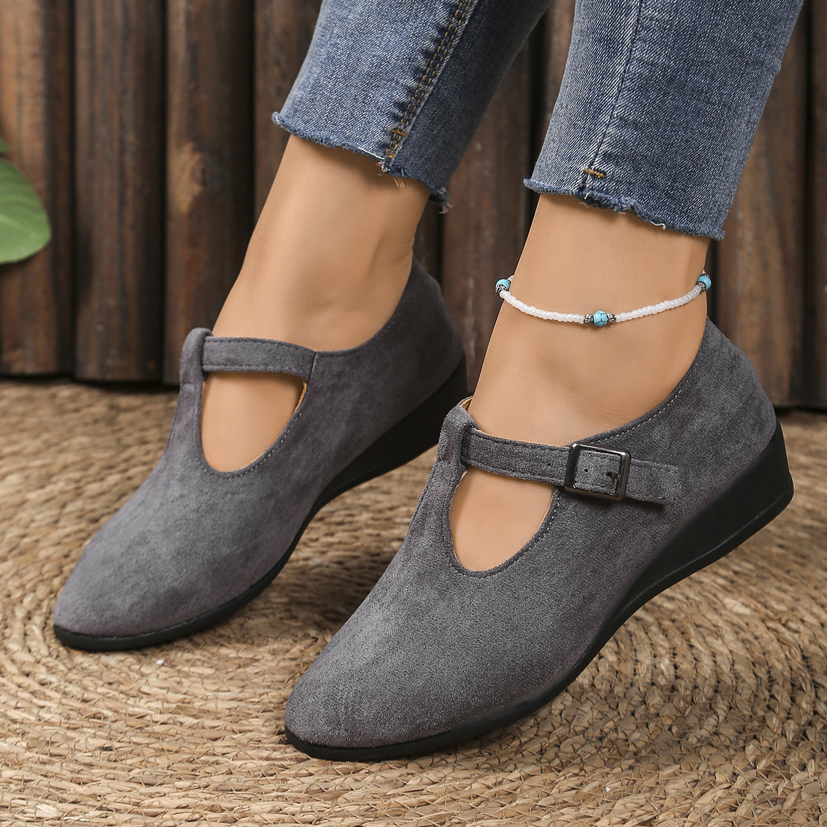 🔥Last Day 60% OFF - Women's Comfortable Pointed Toe Shallow Buckle Wedge Heel Loafers