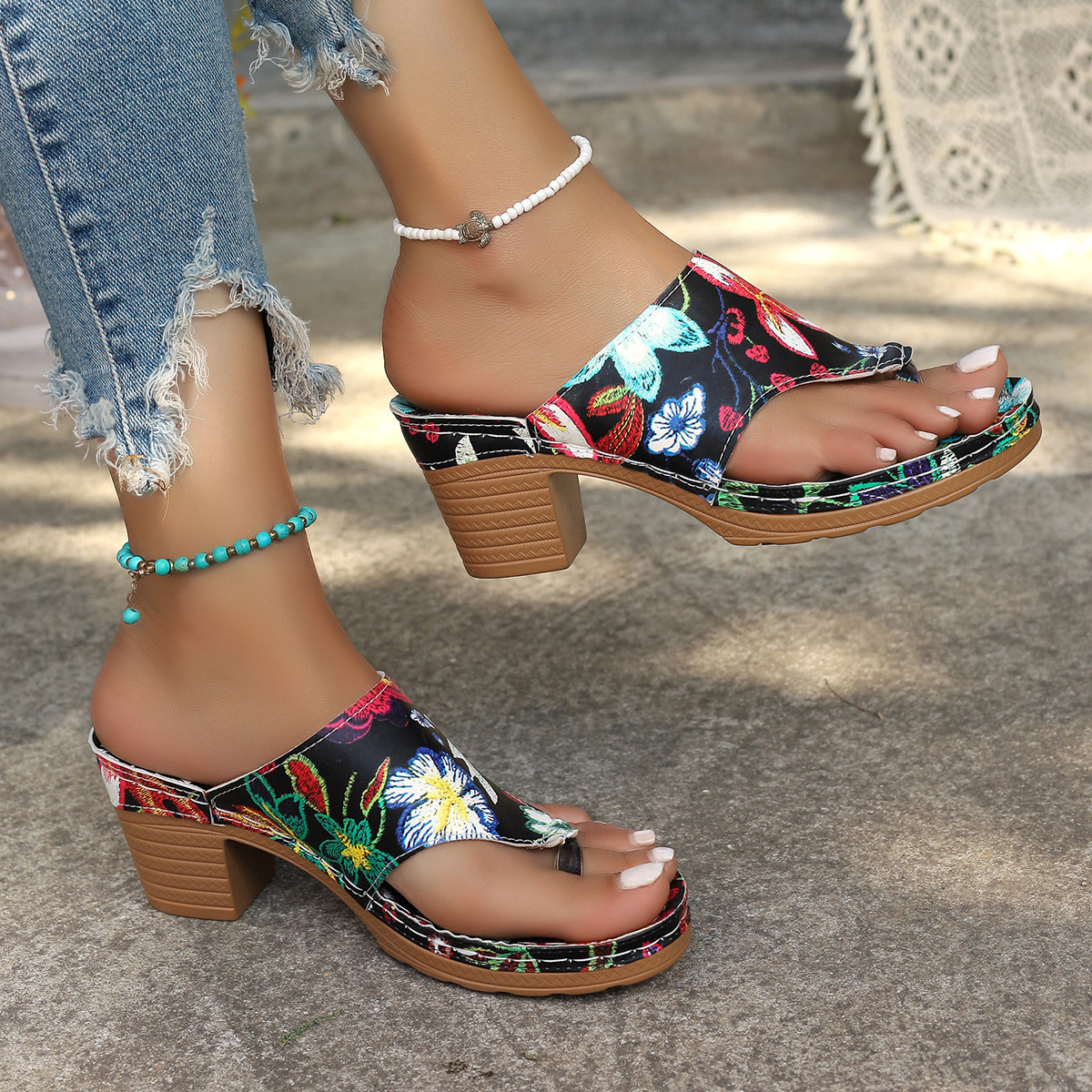 🔥Last Day 60% OFF - Flower embroidered high heels sandals