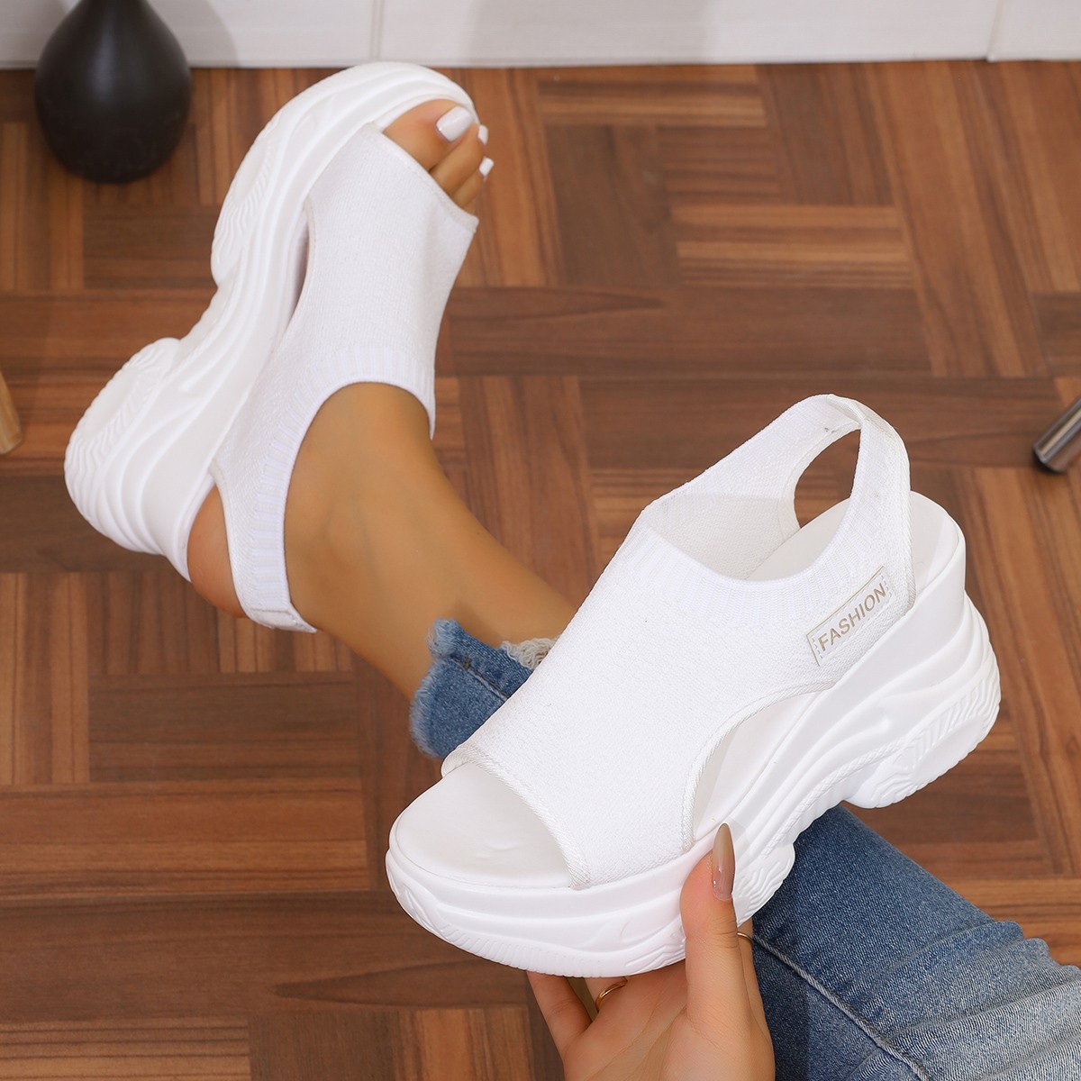 🔥Last Day 60% OFF - Women's Fashionable Thick-soled Sporty Sandals