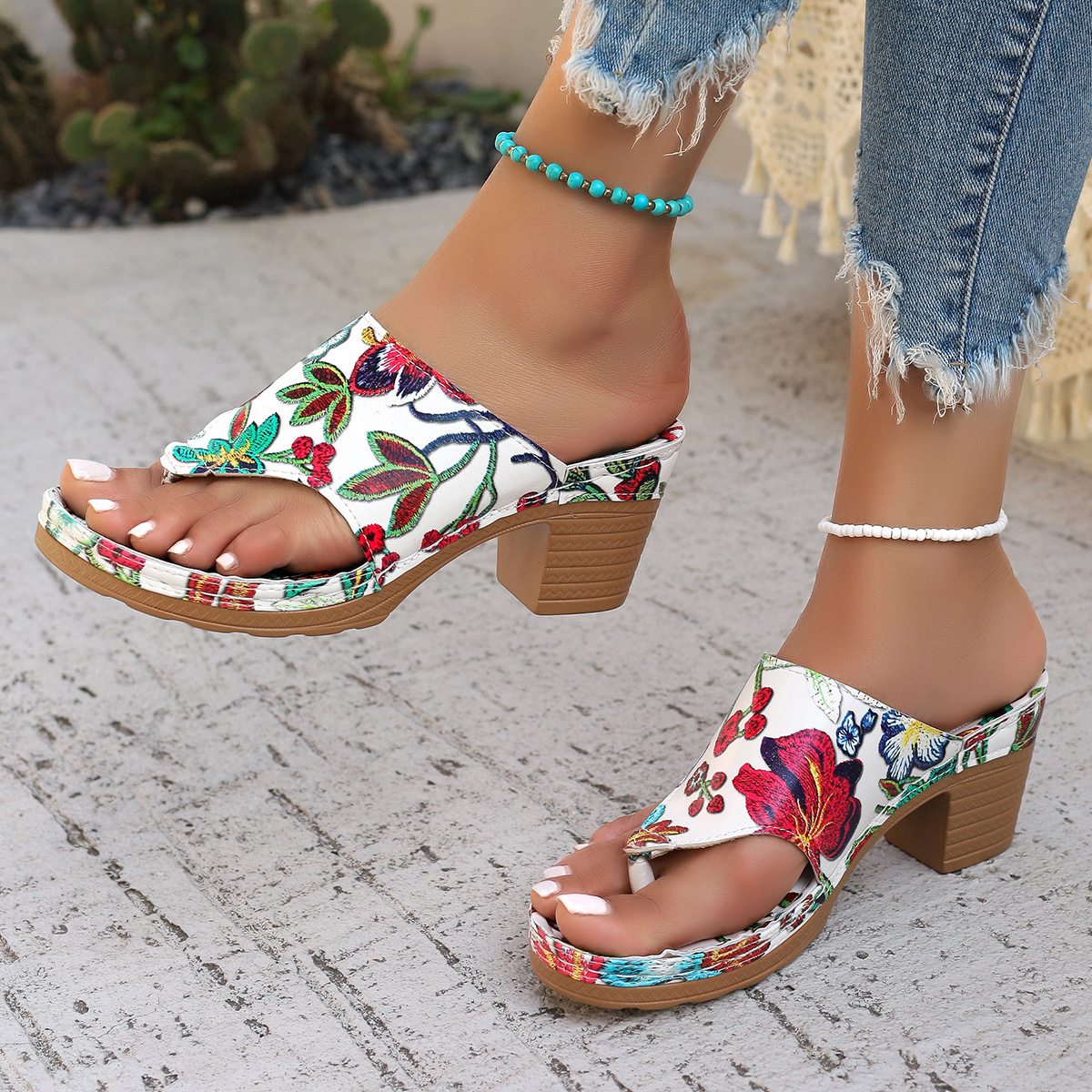 🔥Last Day 60% OFF - Flower embroidered high heels sandals