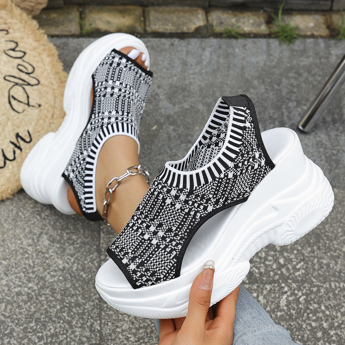 🔥Last Day 70% OFF - Women's Fashionable Thick-soled Sporty Sandals
