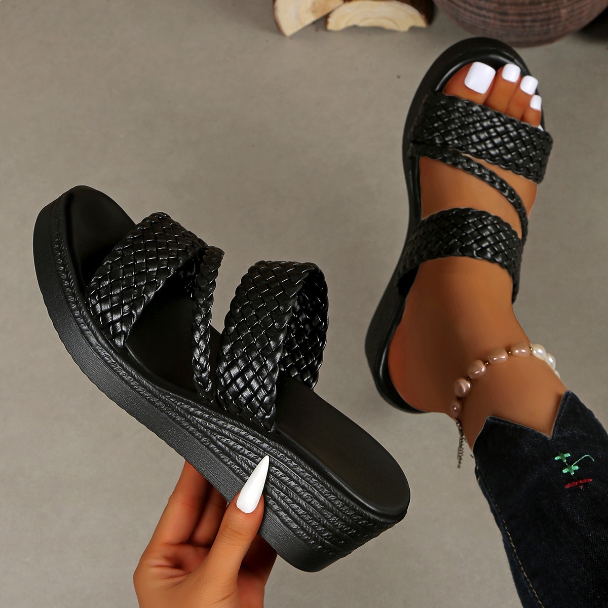 🔥Last Day 50% OFF -  Women's Comfortable Platform Slippers