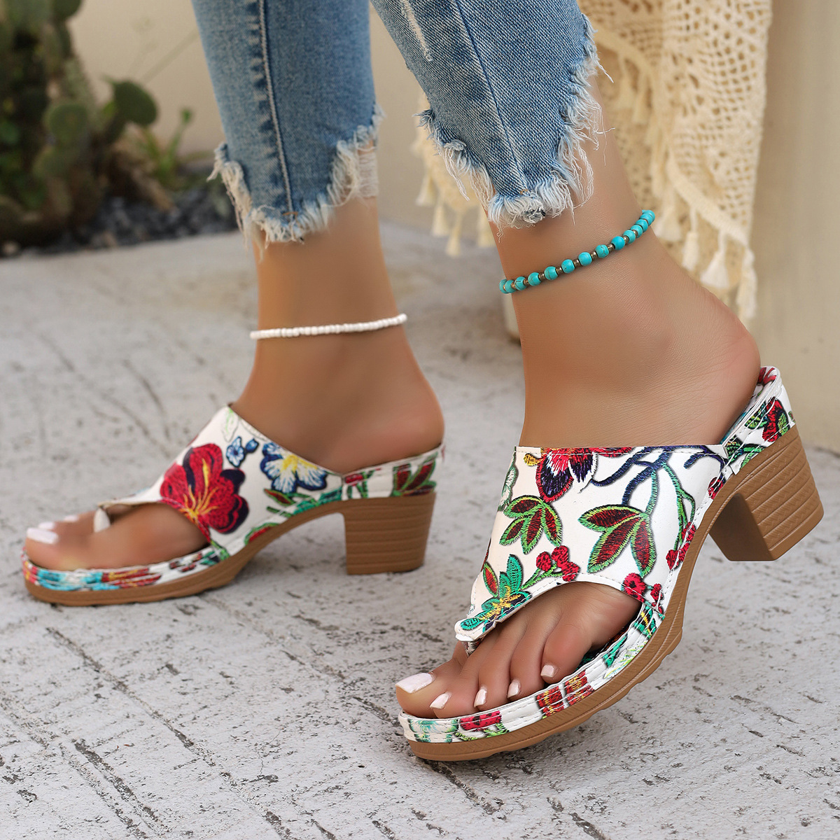 🔥Last Day 60% OFF - Flower embroidered high heels sandals
