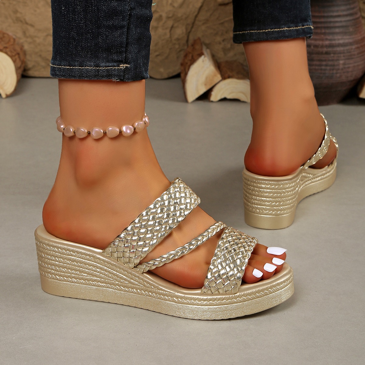 🔥Last Day 50% OFF -  Women's Comfortable Platform Slippers