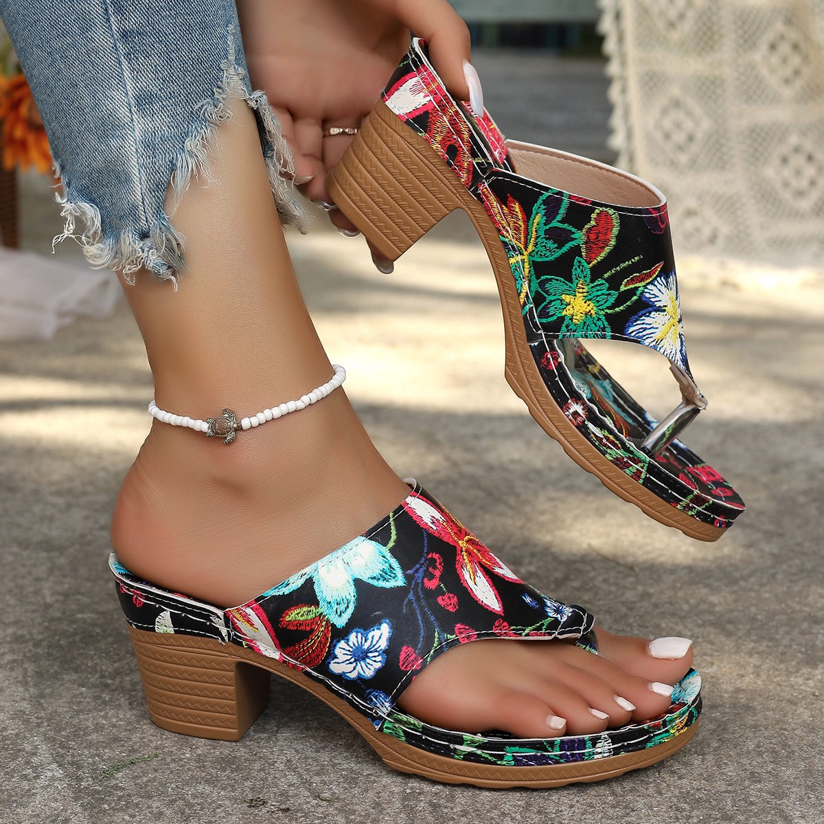 🔥Last Day 60% OFF - Flower embroidered high heels sandals