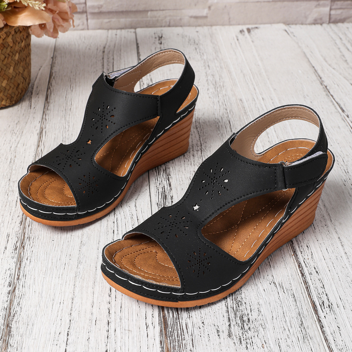 🔥Last Day 60% OFF - Women's Soft Leather Fashionable Rome Sandals
