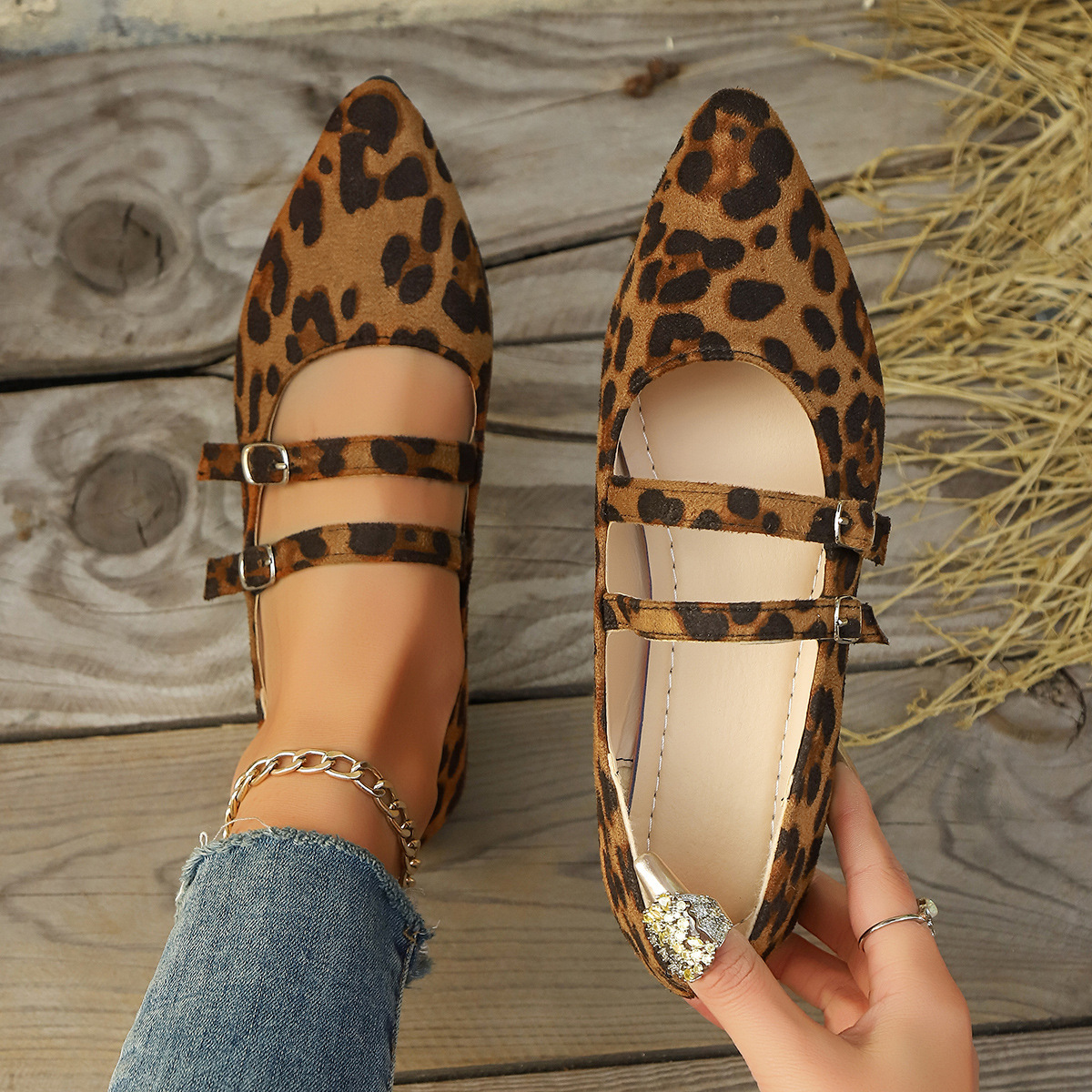 🔥Last Day 60% OFF - Women's Comfortable Leopard Mary Jane Leather Shoes