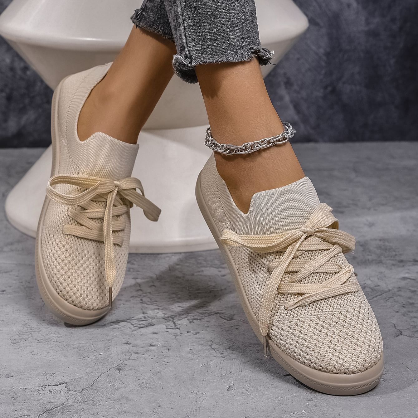 Mesh Flying Woven Light Lace-up Solid Color Flat Shoes