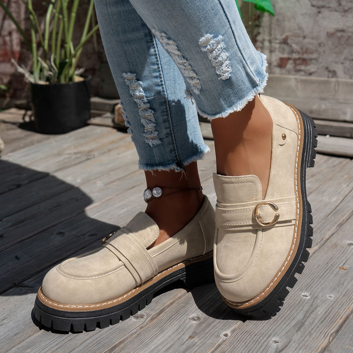 🔥Last Day 50% OFF - Women's Comfortable British Style Retro Slip-on Shoes