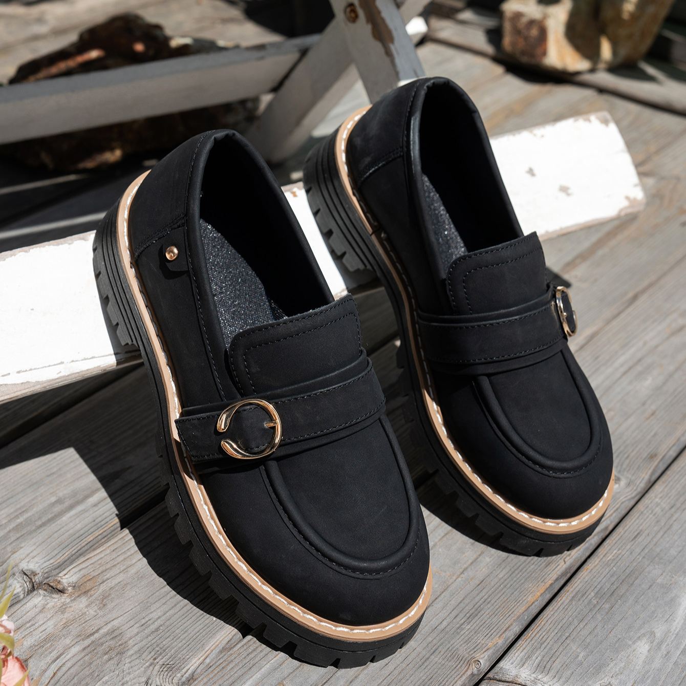 🔥Last Day 50% OFF - Women's Comfortable British Style Retro Slip-on Shoes