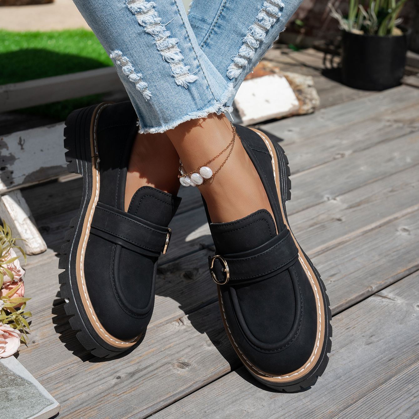 🔥Last Day 50% OFF - Women's Comfortable British Style Retro Slip-on Shoes