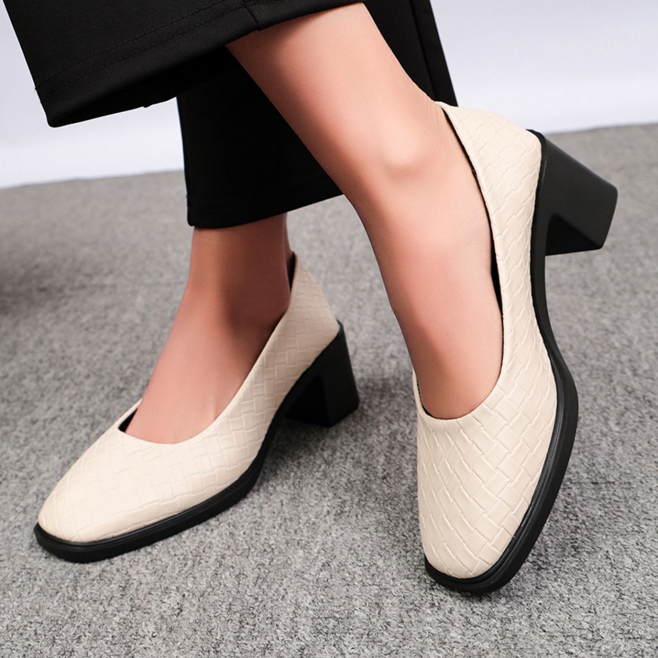 Foot comfort – Versatile low-cut slip-on shoes