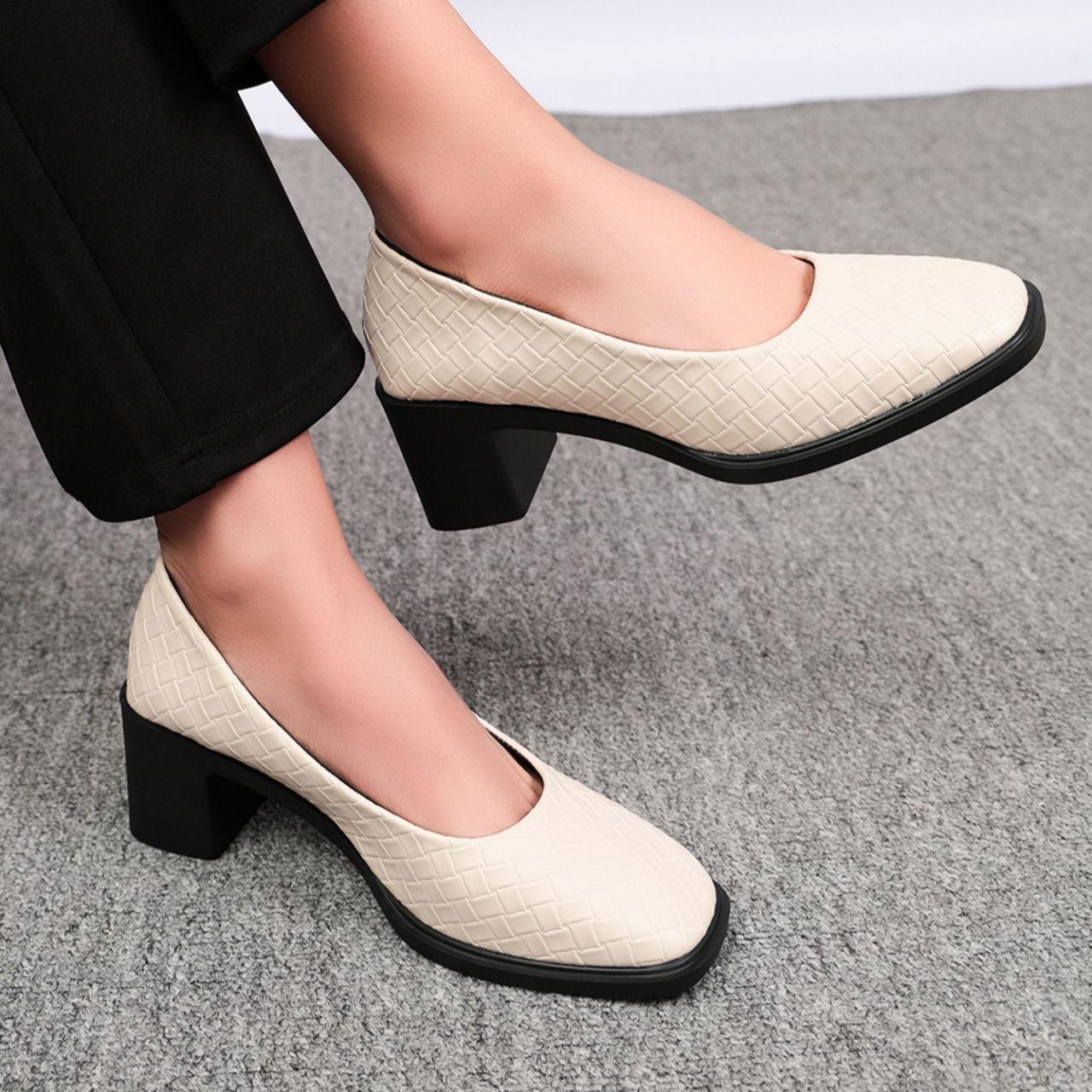 Foot comfort – Versatile low-cut slip-on shoes