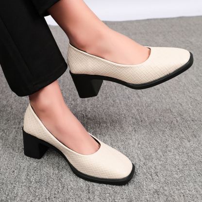 Foot comfort – Versatile low-cut slip-on shoes