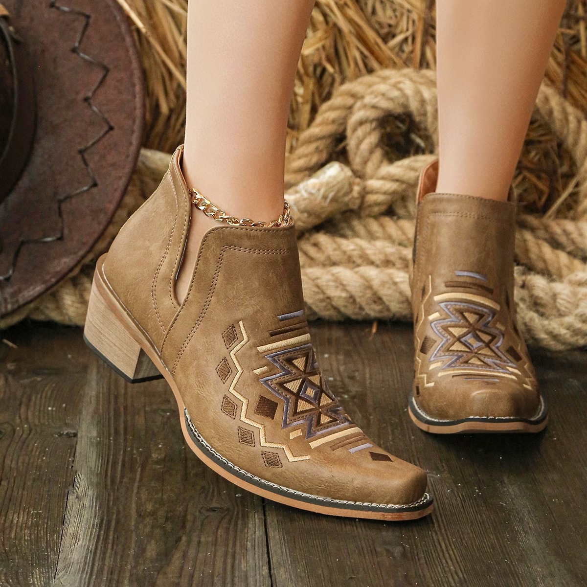 Women's Classic Chelsea Western Toe-Heel Ankle Boots