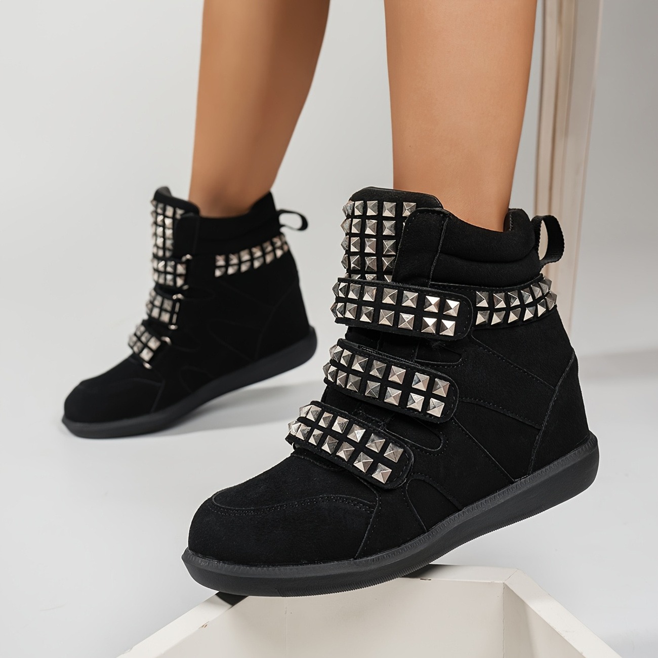 Women's Inner Height-Increasing Rivet-Decorated Short Boots