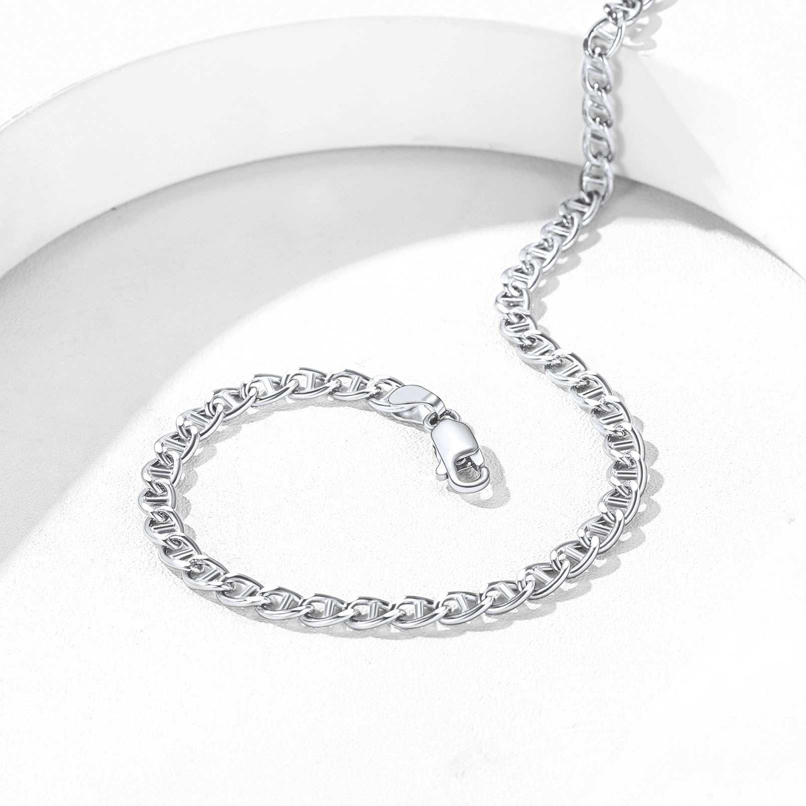 Silver chain bracelet spiral display