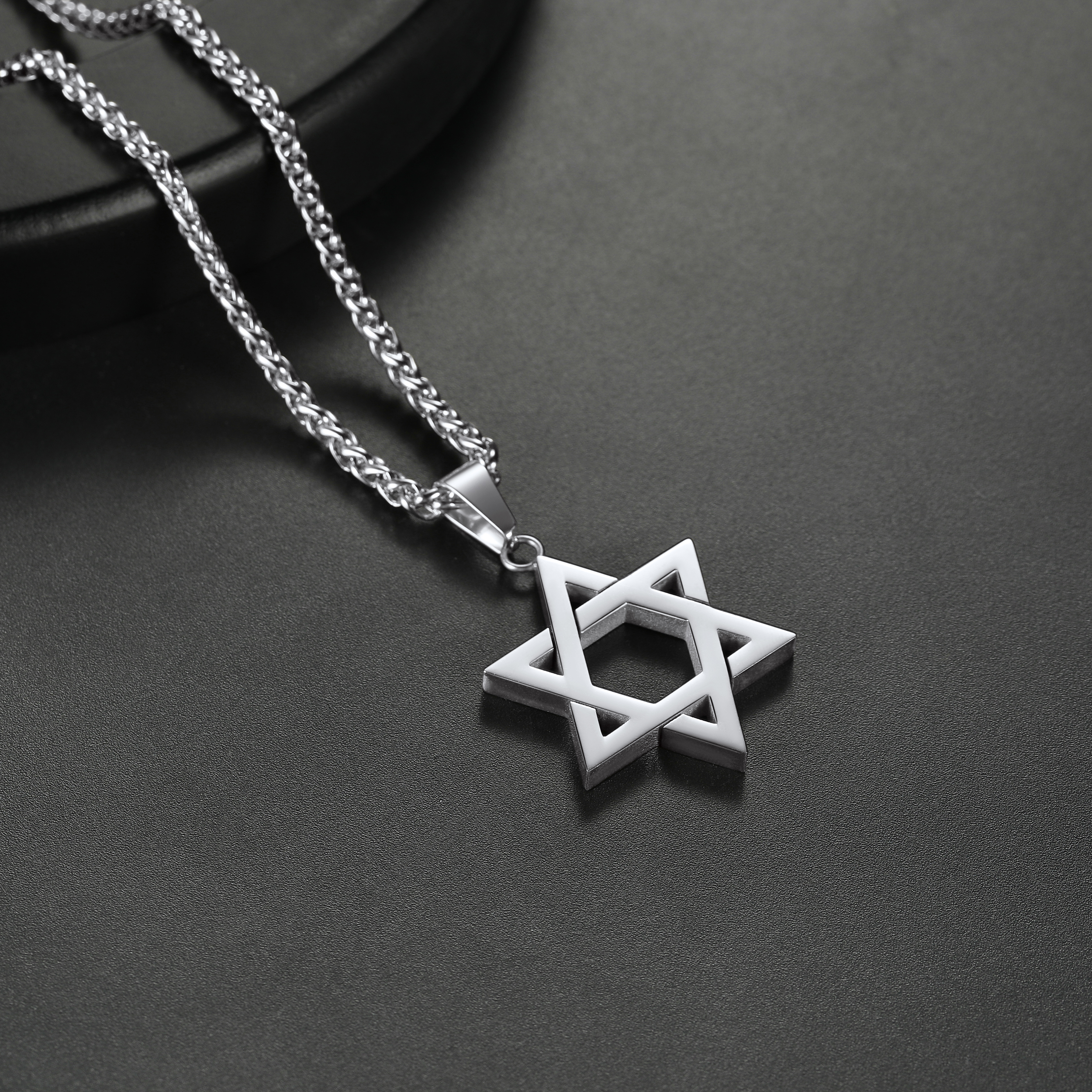 Star of David Penadant Necklace 