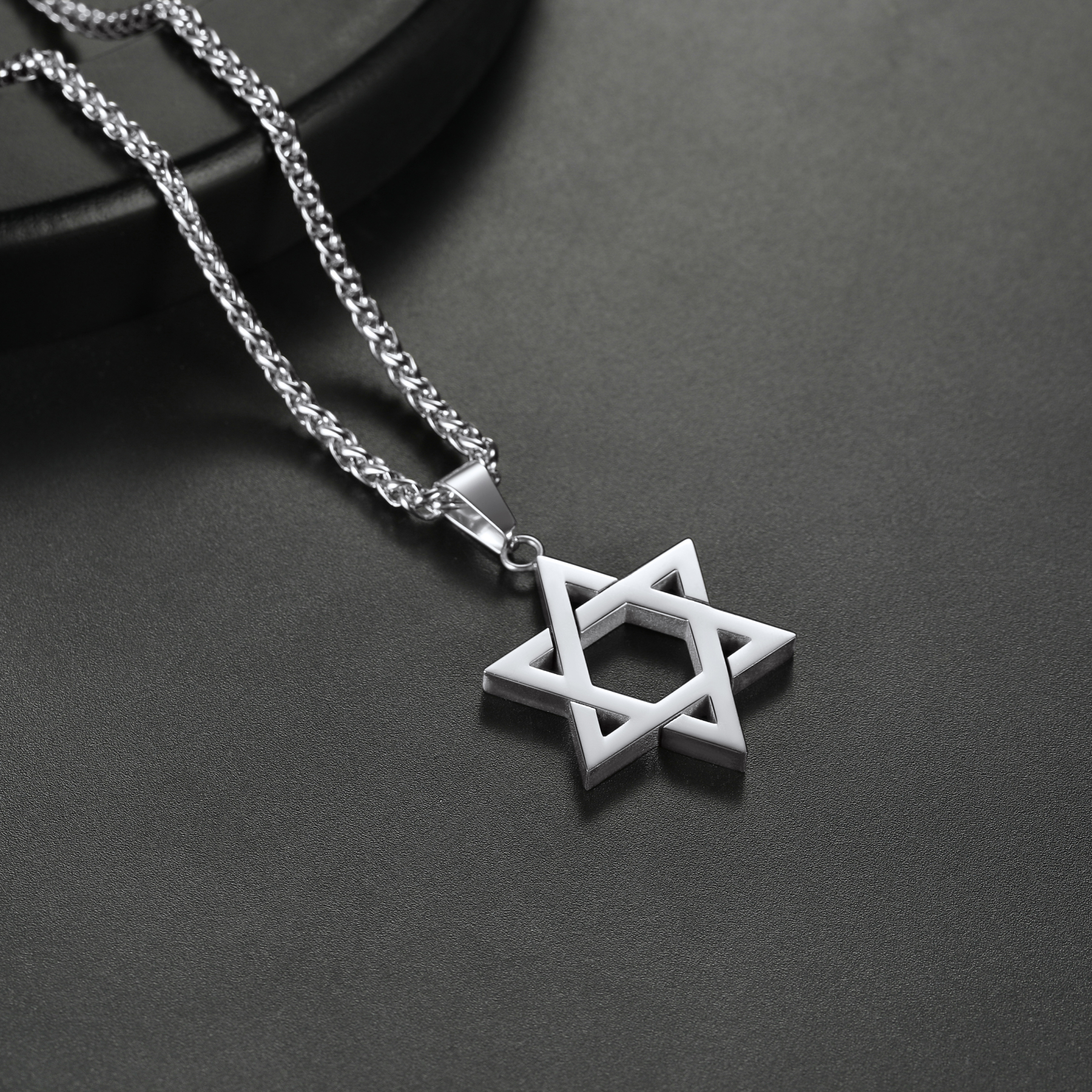 Star of David Penadant Necklace 