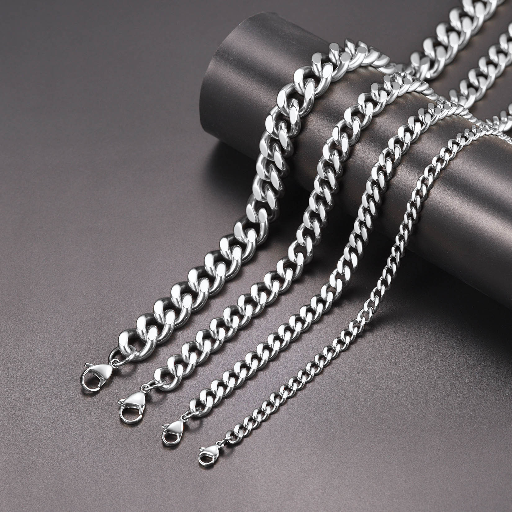 Cuban Link Chain Necklace in Stainless Steel Details-Necklace Width