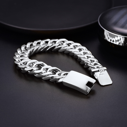 Cuban chain bracelet clasp detail