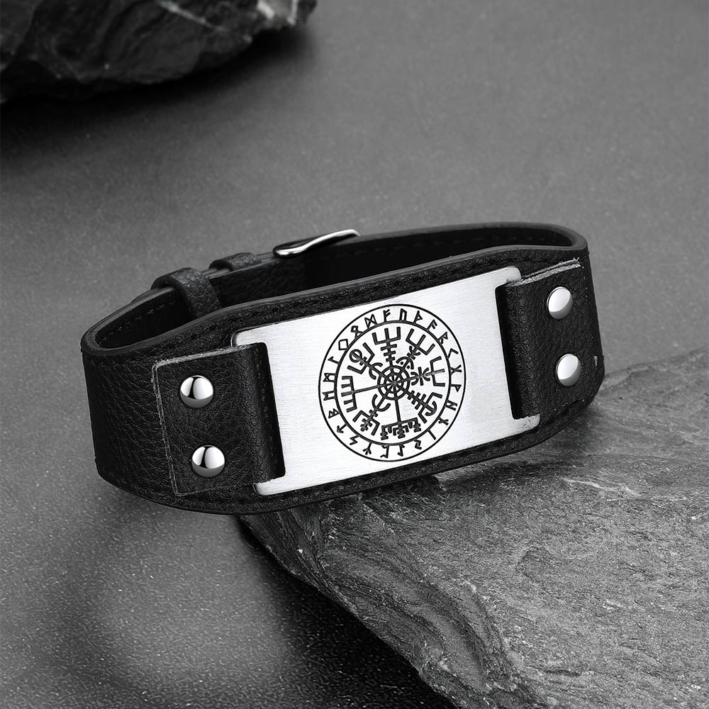 Viking Compass Leather Bracelet In Nordic Style - scene image(3)