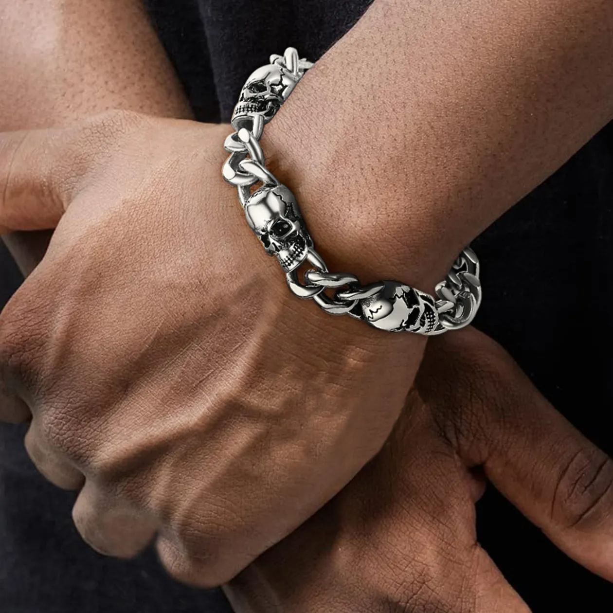 Men's Curb Chain Bracelet with Skull