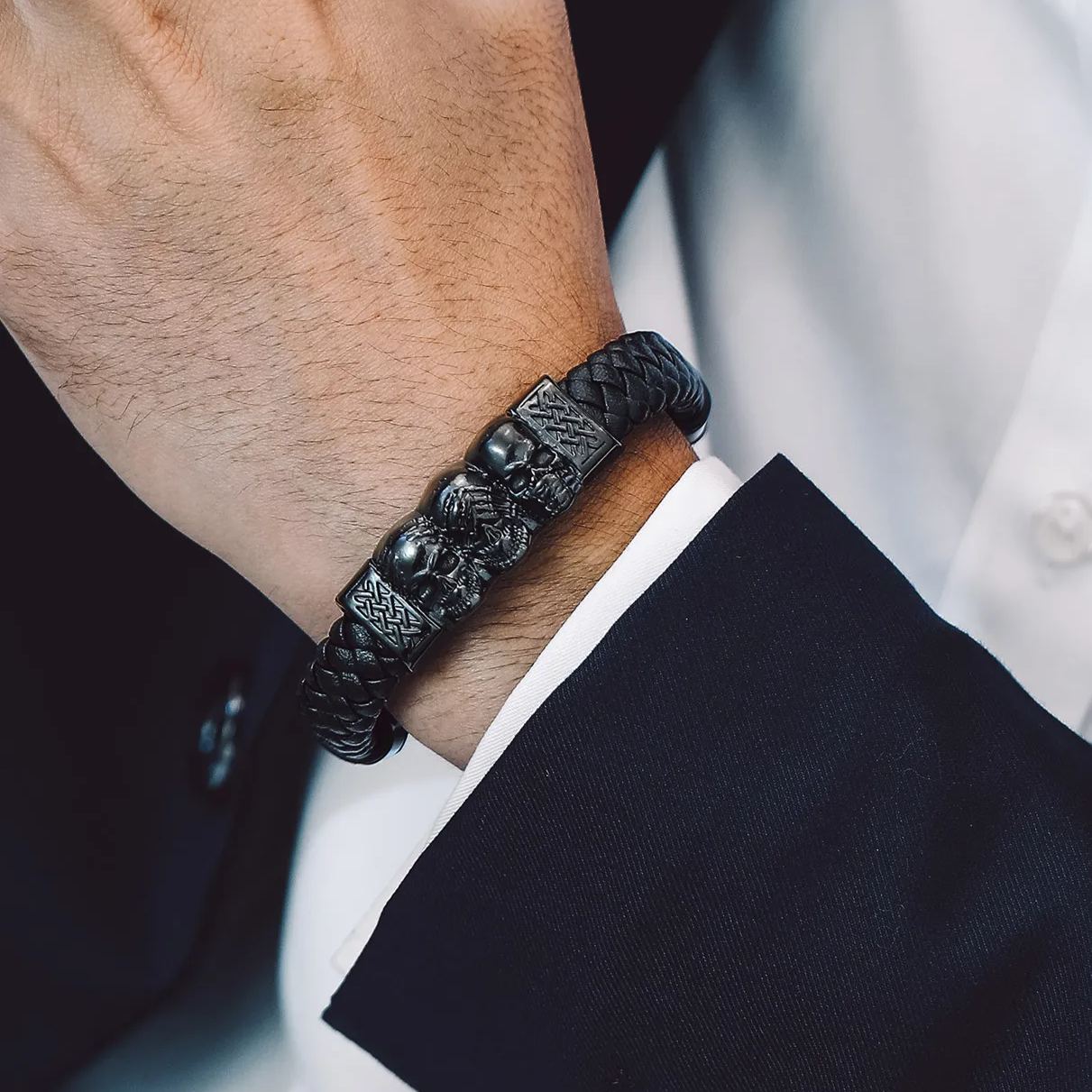 Skull Style Leather Bracelet With Pattern In Button(Black) - model effect