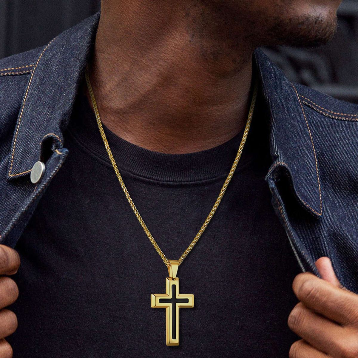 3D Enamel Cross Pendant Necklace With Rope Chain For Men Gold - model effect(2)
