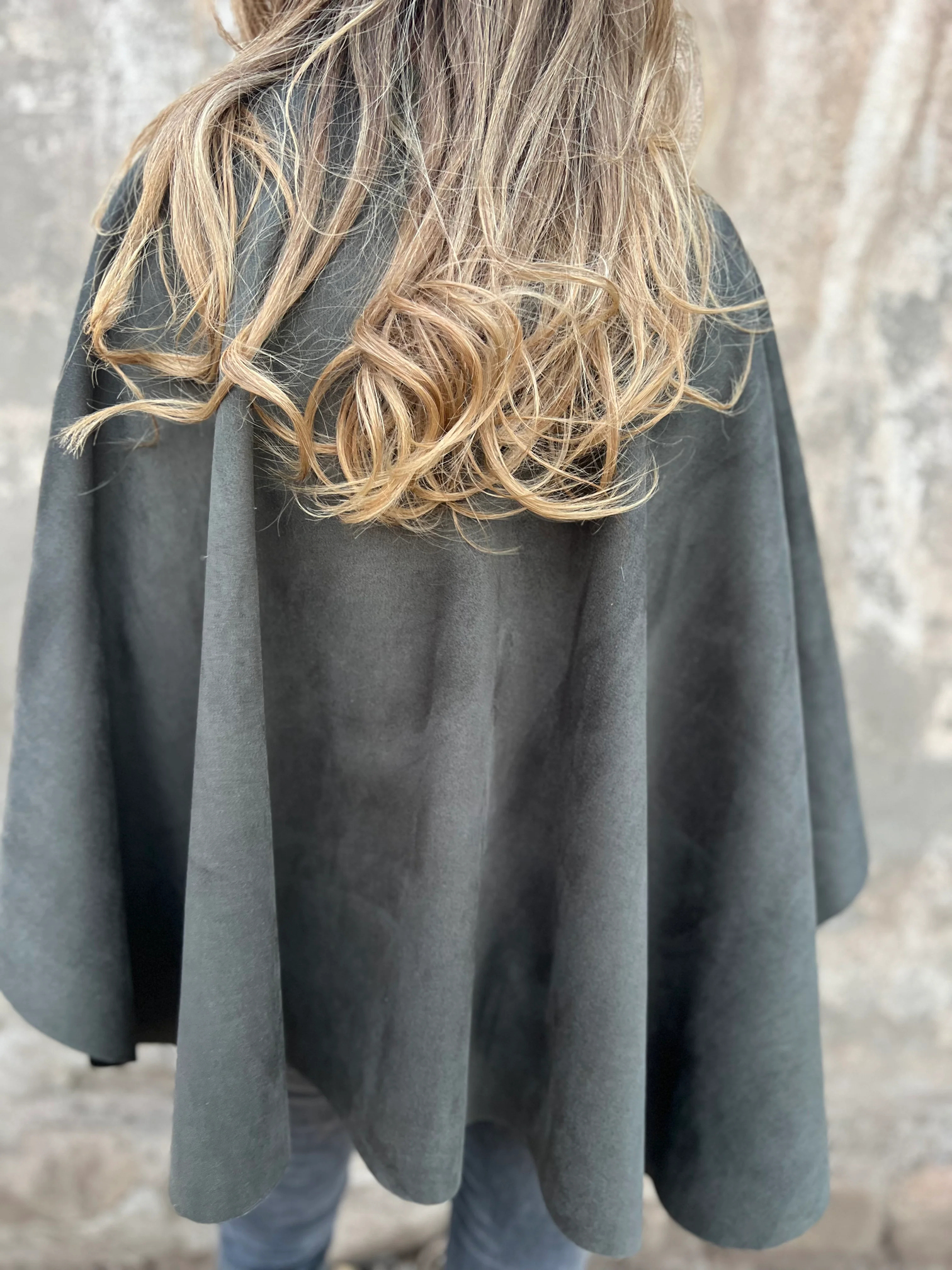 CLEARANCE SALE🔥V-Neck Faux Suede Poncho Cape