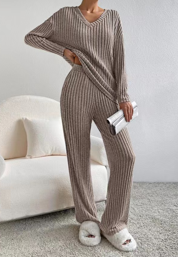 New autumn and winter straight pants loose V-neck pit stripe knitted set