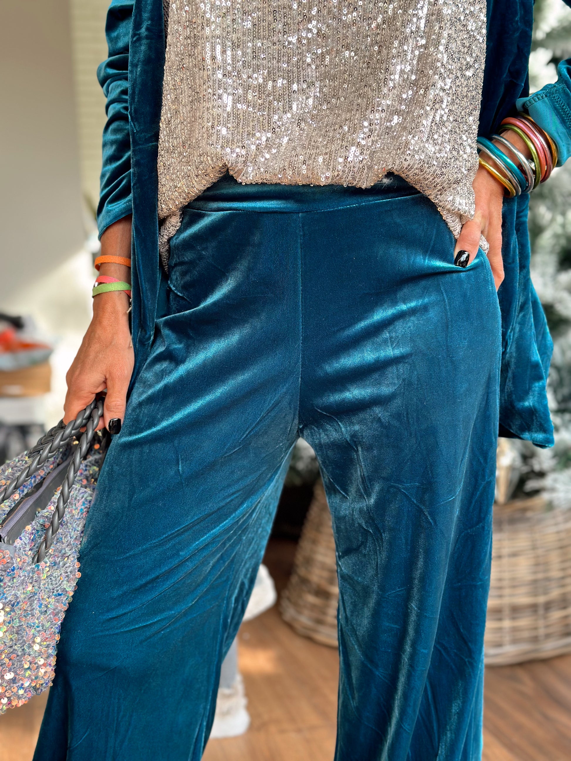 CONJUNTO JADE TERCIOPELO PISTACHO