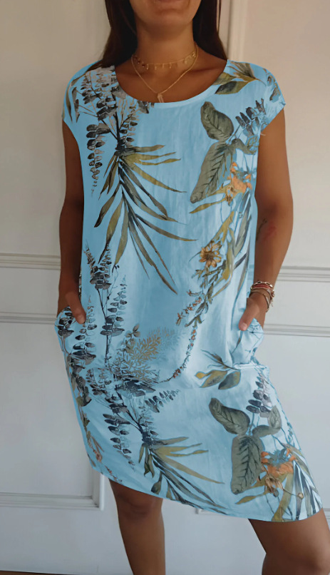 A Loose Printed Short-Sleeved Dress With Round Neck Pockets
