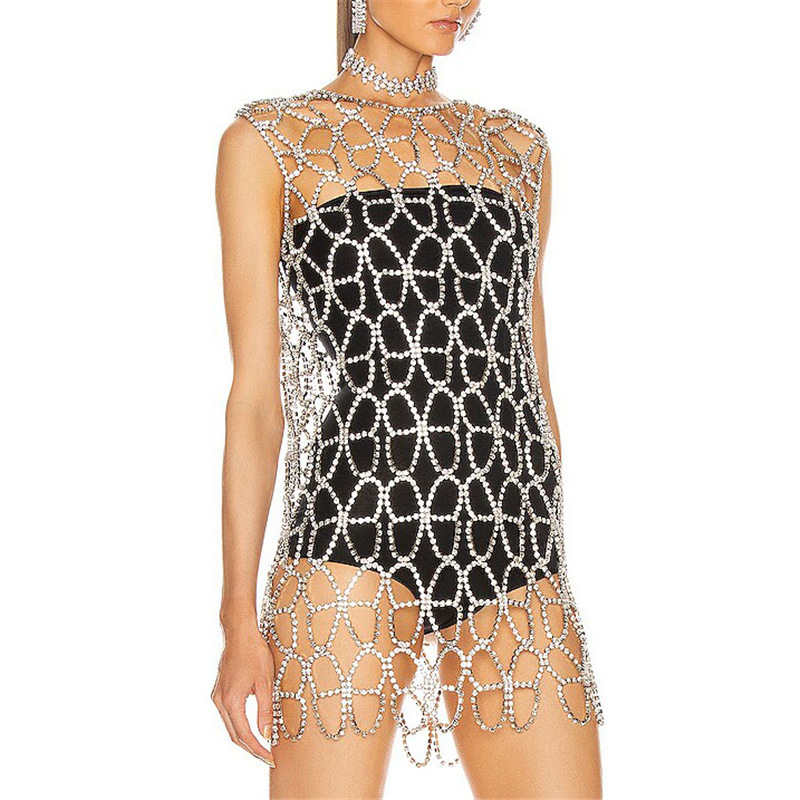 Runway-style sparkling body chain for evening wear