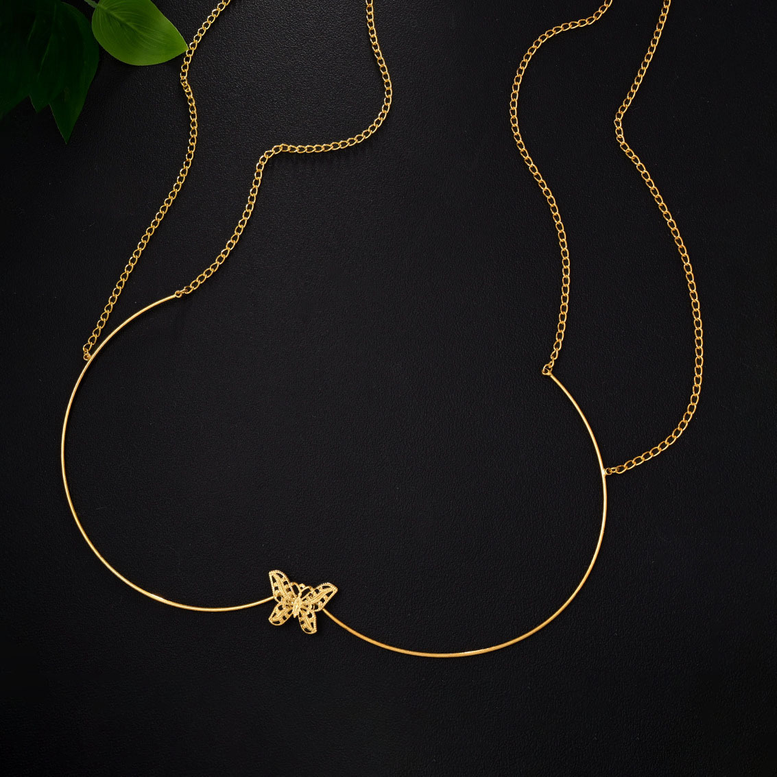 Sexy butterfly-style bust support