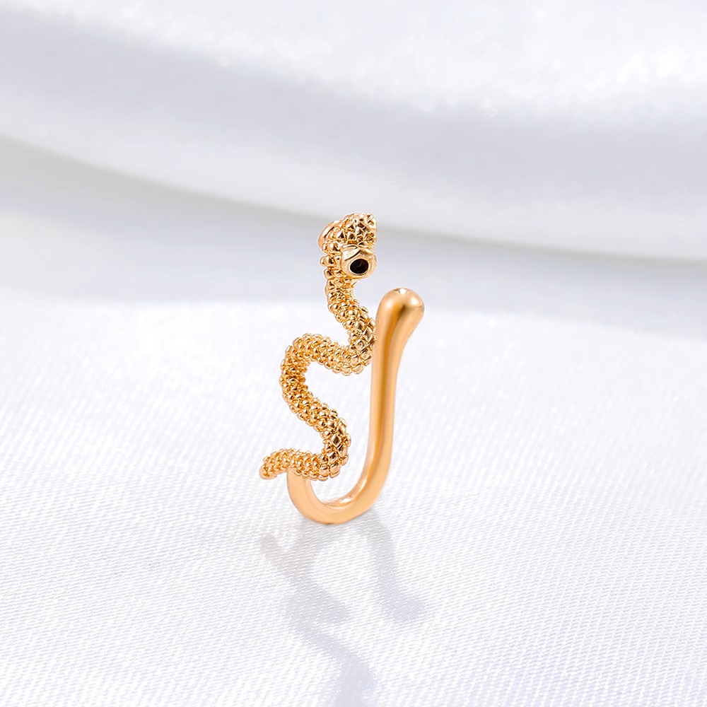 Snake nose stud