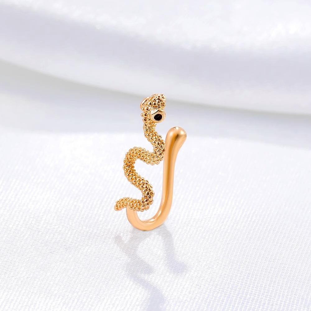 Snake nose stud