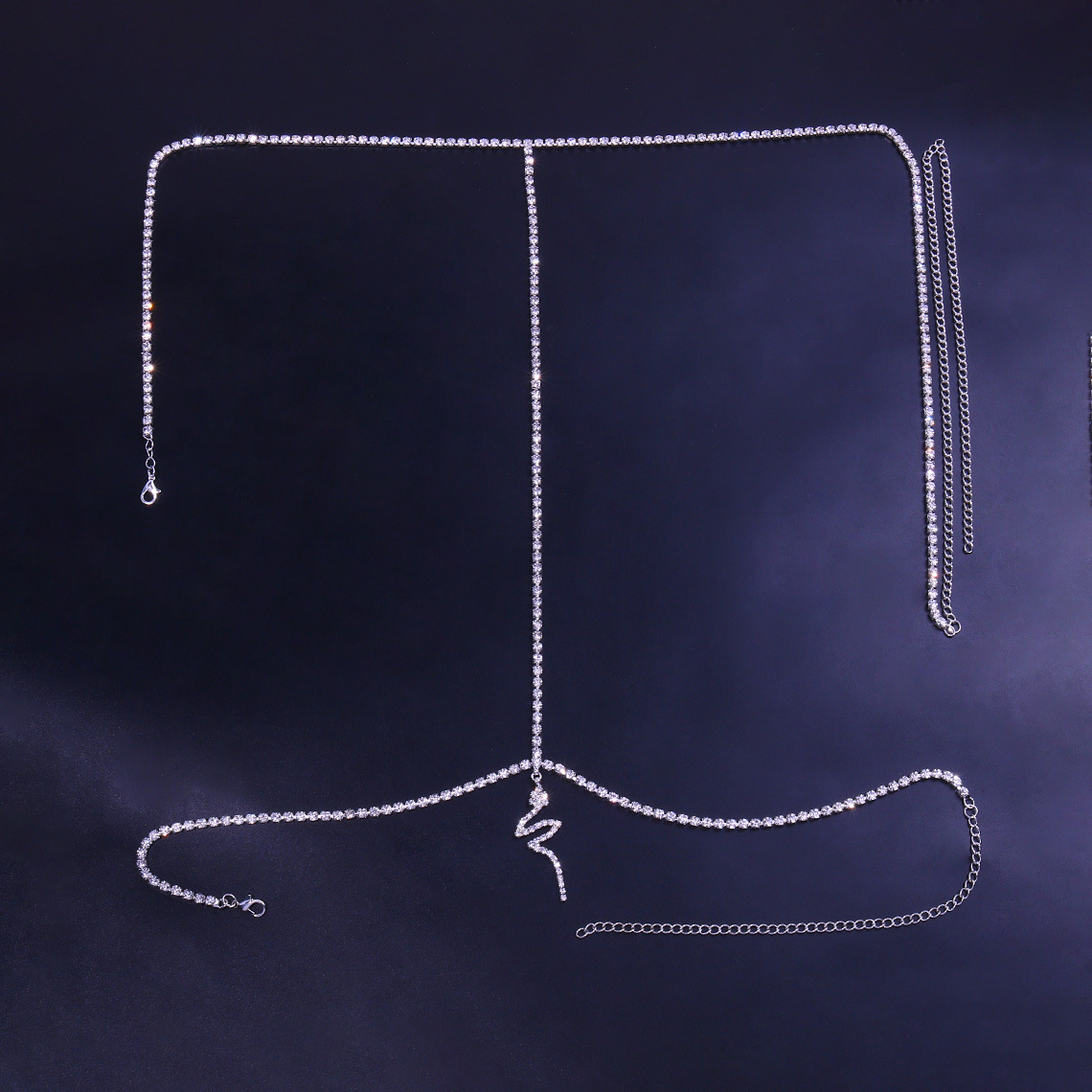Snake-shaped pendant leg chain fully set with diamonds