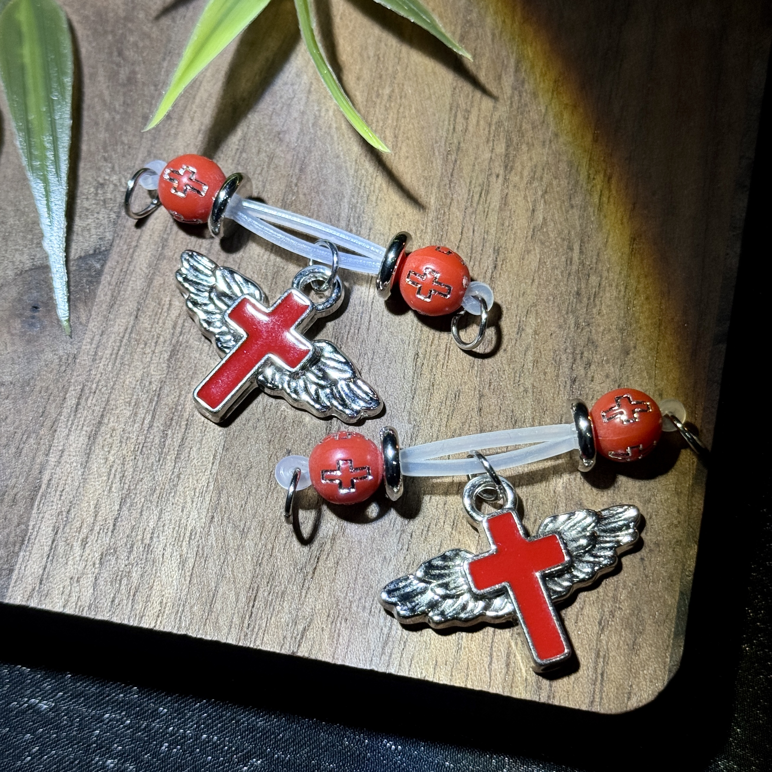 Red Angel Wing Cross Non-Piercing Nipple Clamp