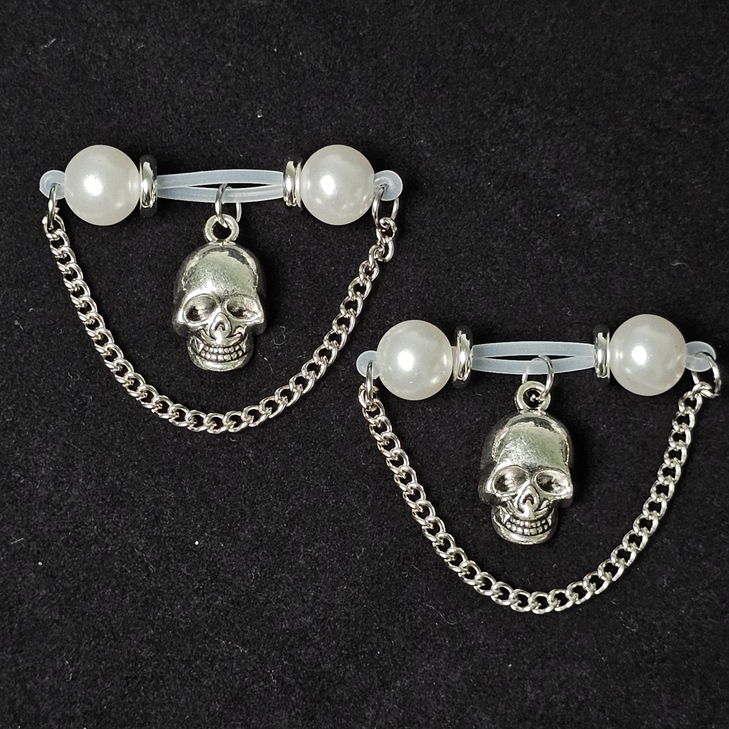 Halloween nipple clamps pearl skull