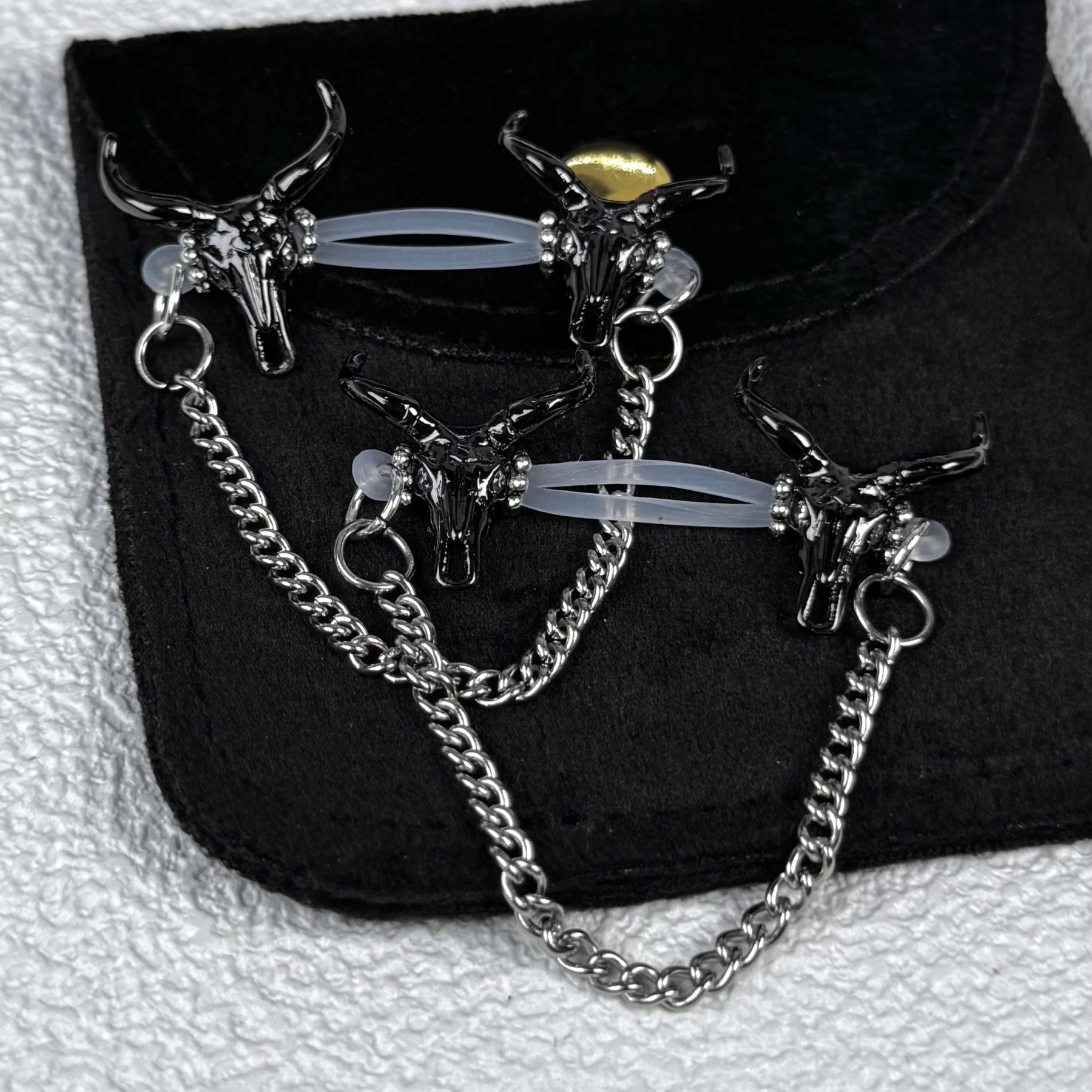 Bonded Bull Chain Clips