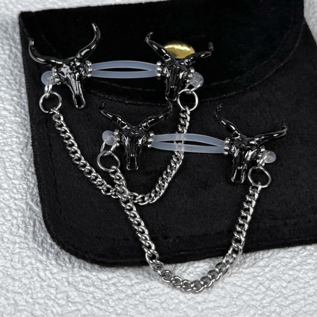 Bonded Bull Chain Clips
