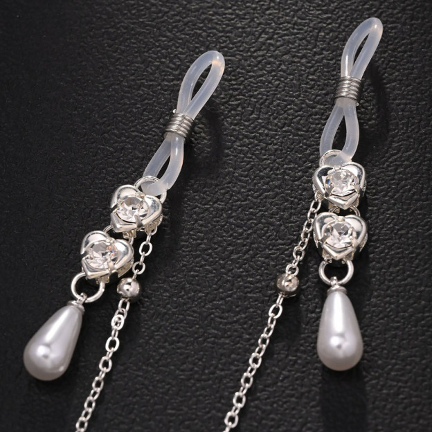 Pearl pendant nipple chain